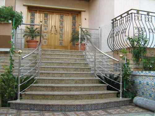ultimo caso aziendale circa WinscoMetal Custom Stainless Steel Cable Railing Project for Residential Outdoor Staircase
