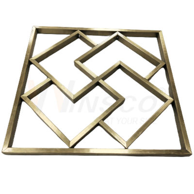 Arte astratta geometrica di titanio su misura della scultura della parete di montaggio di metallo di acciaio inossidabile dell'oro