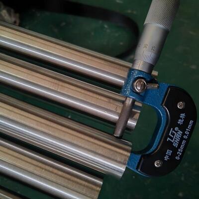 Tubo tondo per corrimano in acciaio inossidabile Winsco Metal da 33 mm SUS201/304/316 con finitura satinata